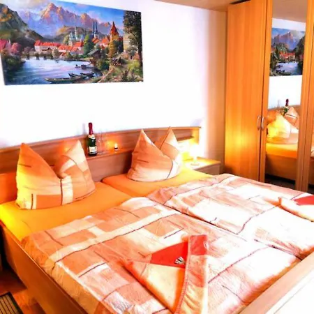 Schoene Geraeumige Am Park アパート ゼーバート・ヘリングスドルフ