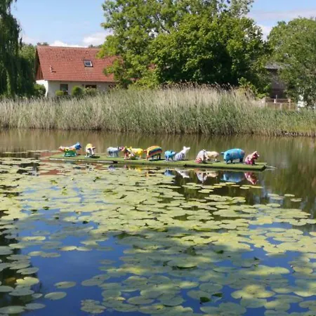 Schoene Geraeumige Am Park アパート *